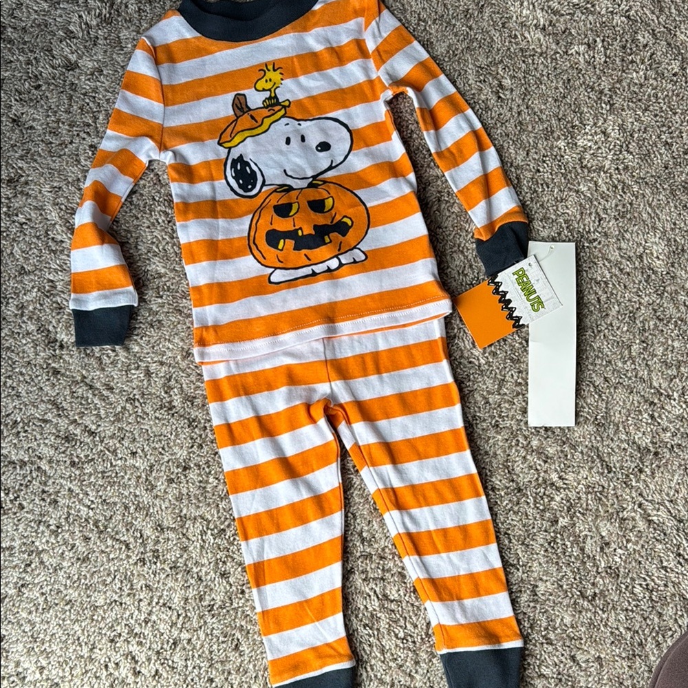 NWT Peanuts Snoopy Halloween PJ set (18 month)